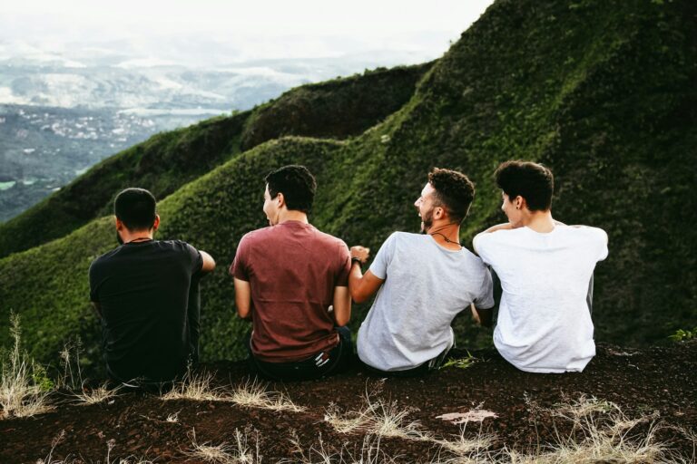 Friendship : How to Build Lasting Bonds